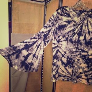 Business casual wear 3 shirts for one price.